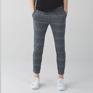 Lululemon Jet Crop EUC Size 12